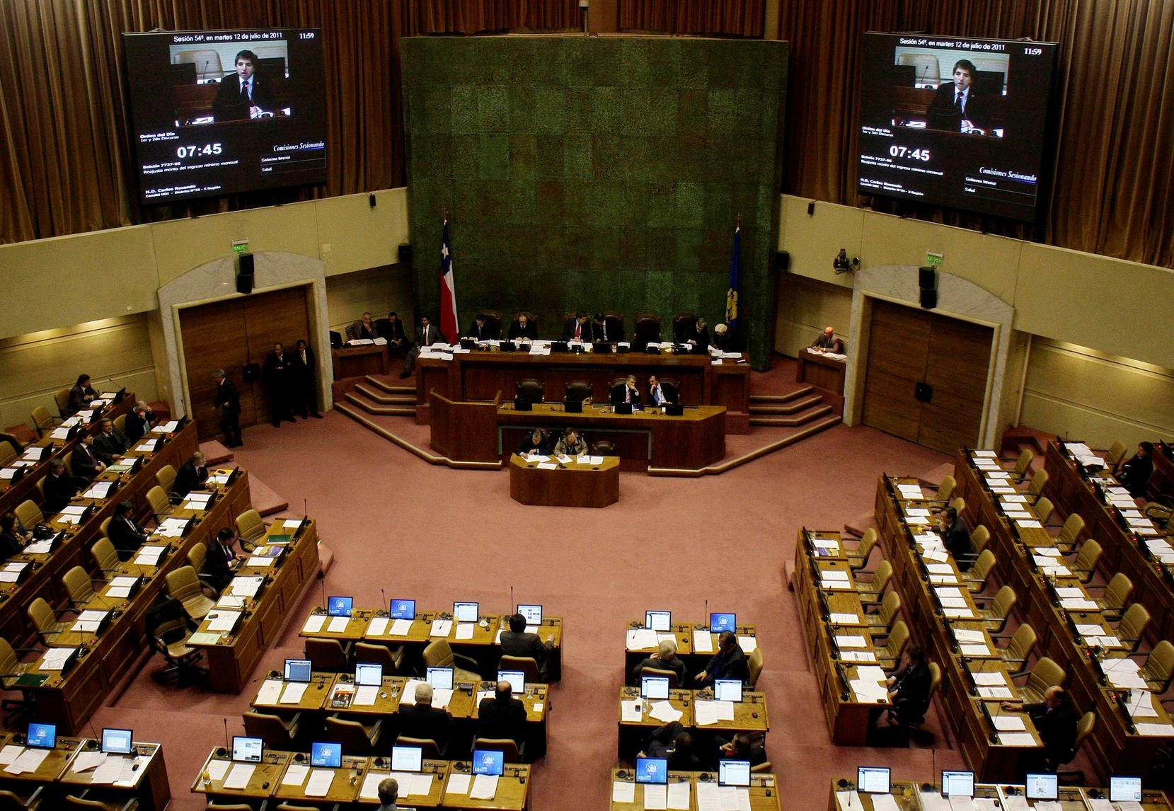 Senado rechazó indicación que hacía incompatible el bono clase media con el IFE