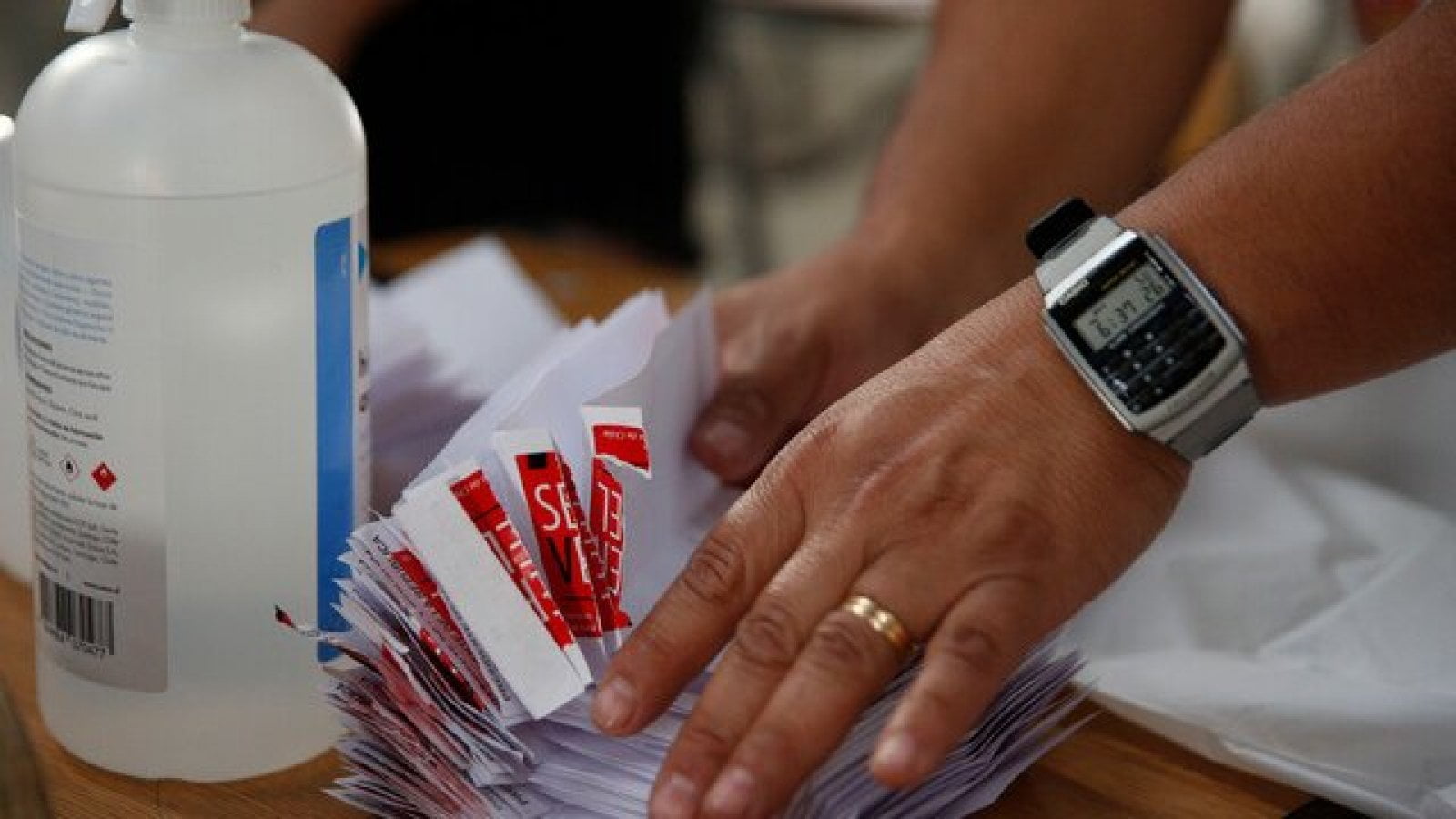 Pulso Ciudadano: Más de 11 millones de personas votarían en el plebiscito de salida