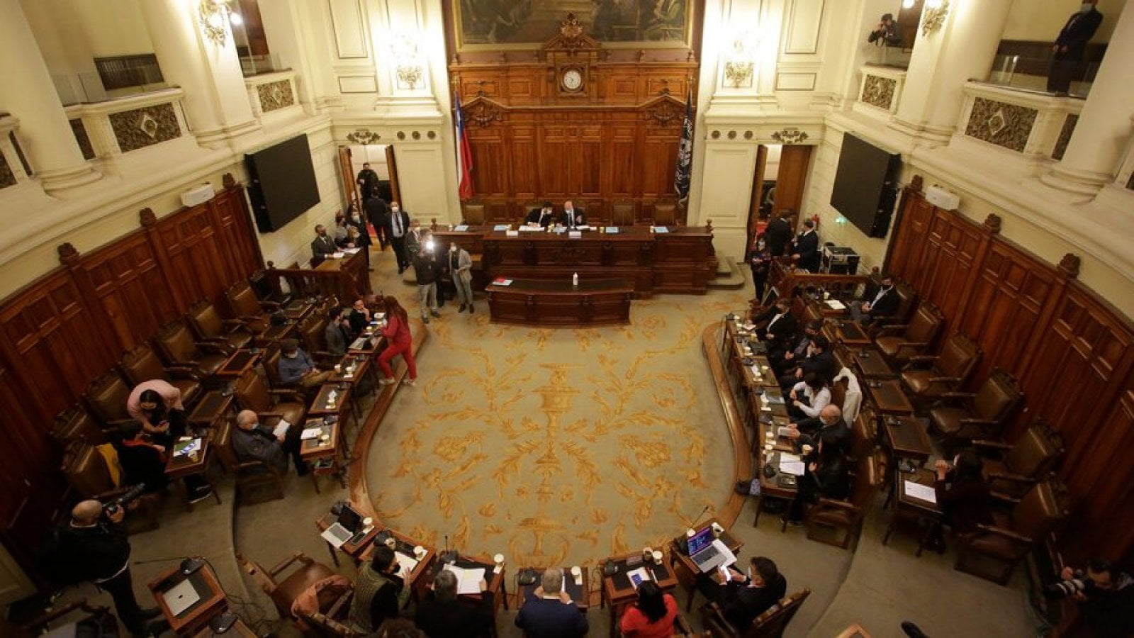 Cadem: un 58% apoya una convención mixta y un 36% una convención 100% electa para redactar nueva Constitución