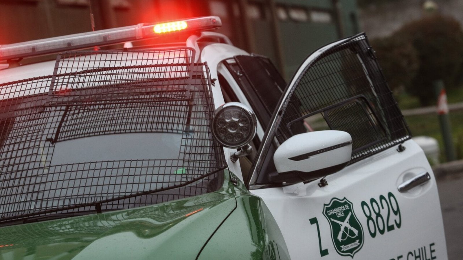 Delincuentes armados protagonizan violento asalto a botillería en Melipilla