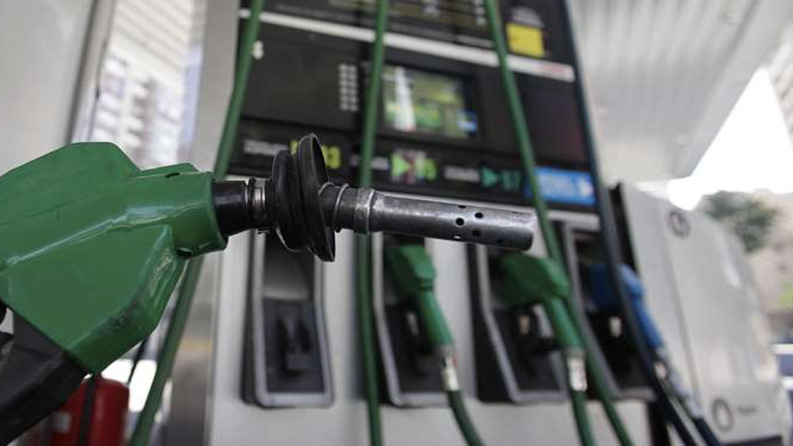 Precios de las bencinas tendrán importante baja este jueves
